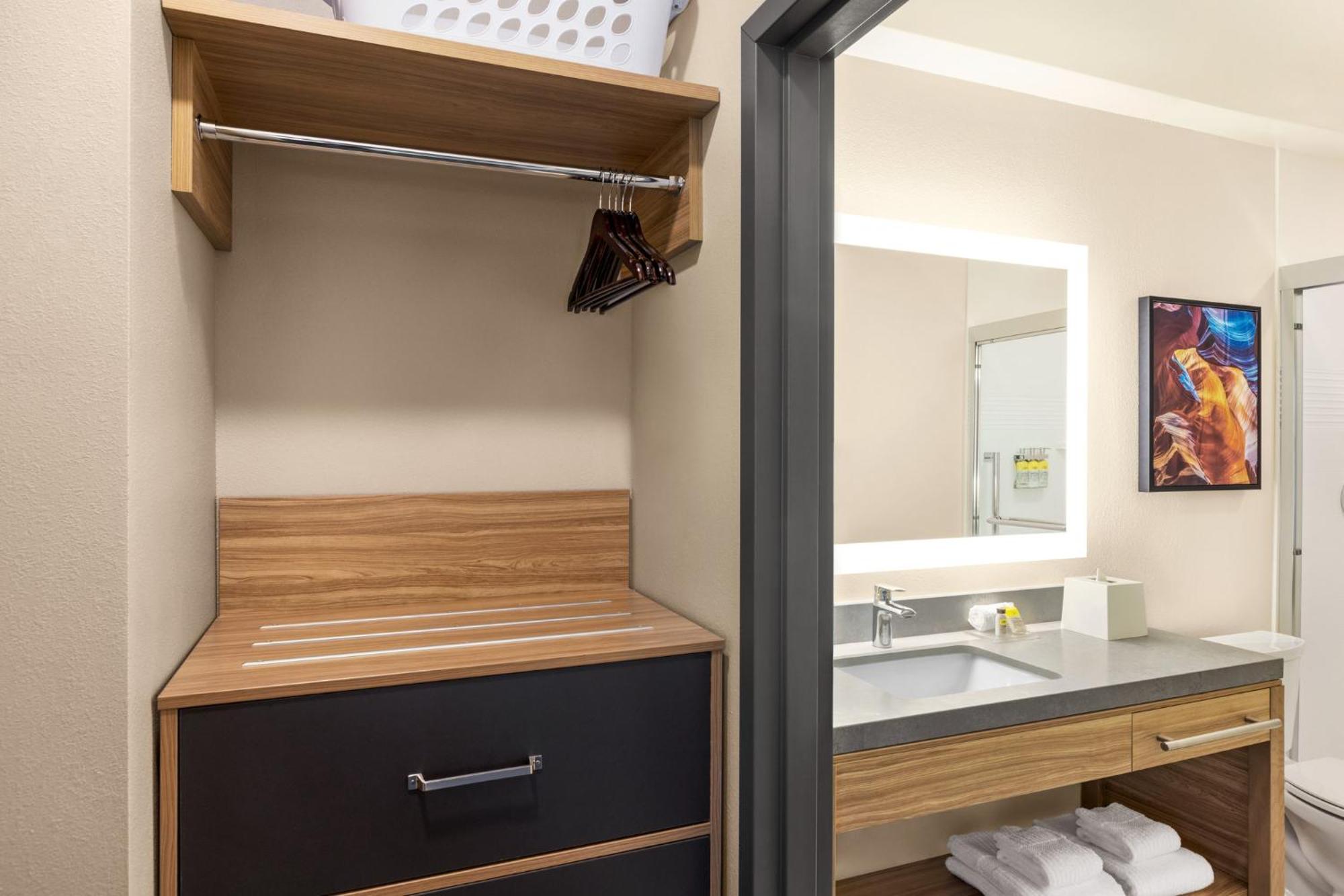 Candlewood Suites Pecos By Ihg Exterior photo